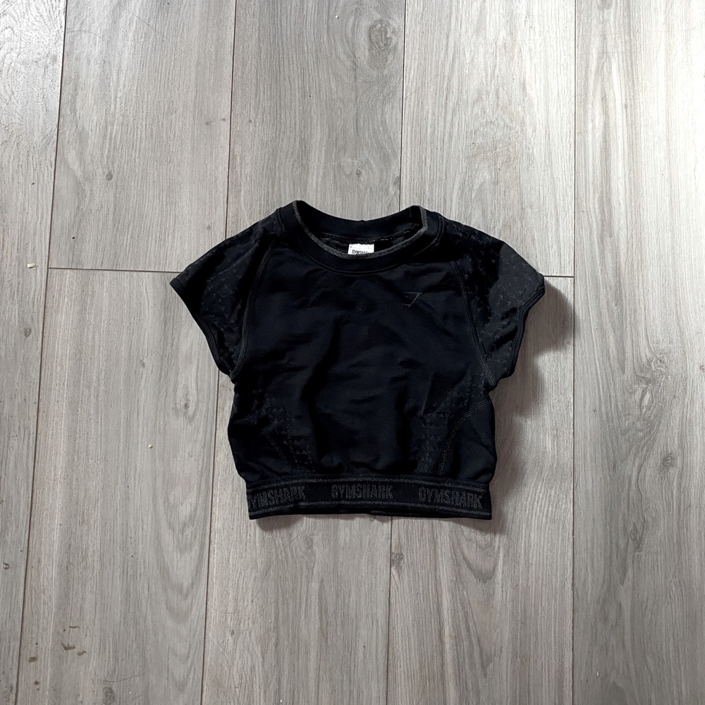 Gym shark's apex crop top